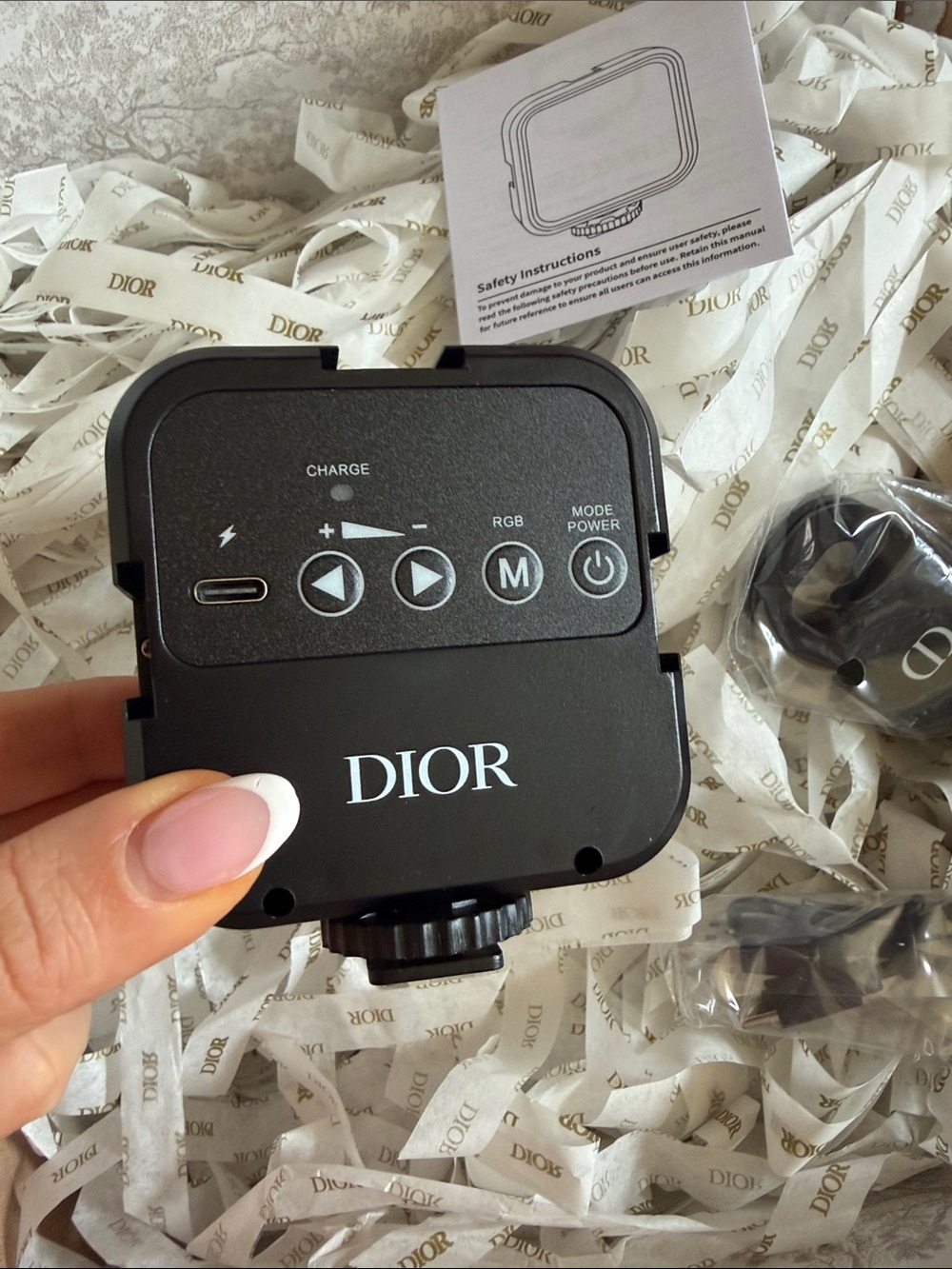 Dior Phone Light selfie light Black and Cream Branded Compact with Accessories - Picture 4 of 12